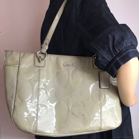 COACH Medium Tan Patent Leather Handbag - Picture 8 of 8